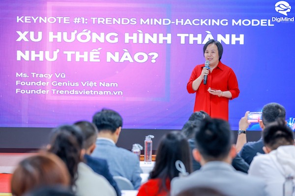 Bà Tracy Vũ, Giám đốc chiến lược DigiMind Group, nhà sáng lập mô hình Trends Mind-Hacking Model chia sẻ tại sự kiện Trends Summit #01: “Định nghĩa lại tương lai”.