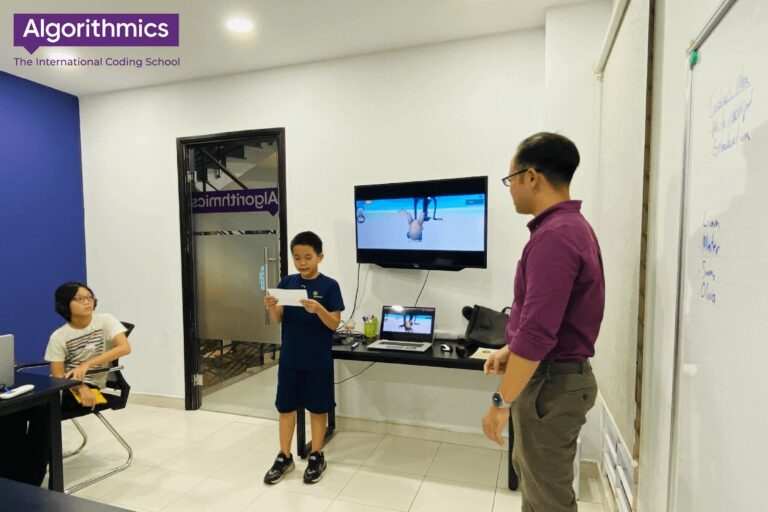 Đội ngũ giảng viên Algorithmics chất lượng, quan tâm học sinh và có sự gắn kết với phụ huynh. Đội ngũ giảng viên Algorithmics chất lượng, quan tâm học sinh và có sự gắn kết với phụ huynh.