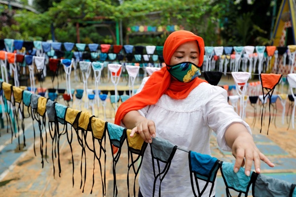 Ưu tiên giới trẻ: Tại sao Indonesia chọn tiêm chủng “một mình một phách”?