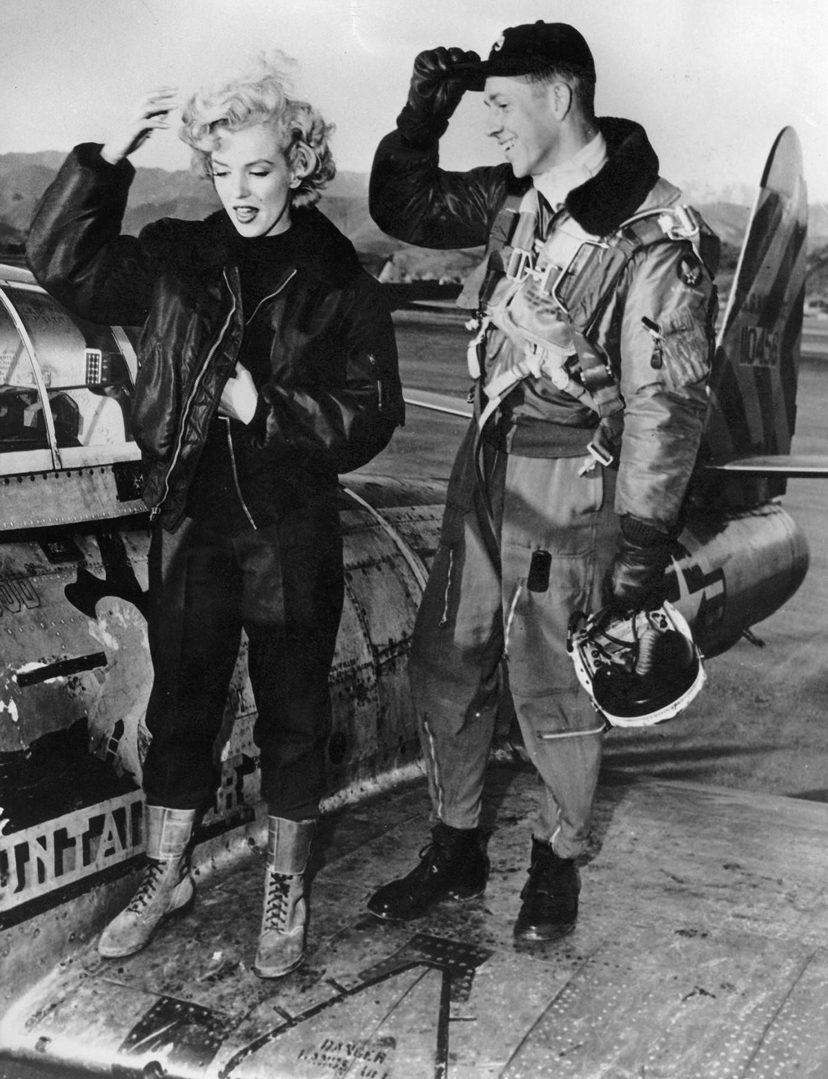 lich-su-ao-khoac-bomber-1954-marilyn-monroe-alpha-industries-B-15-jacket