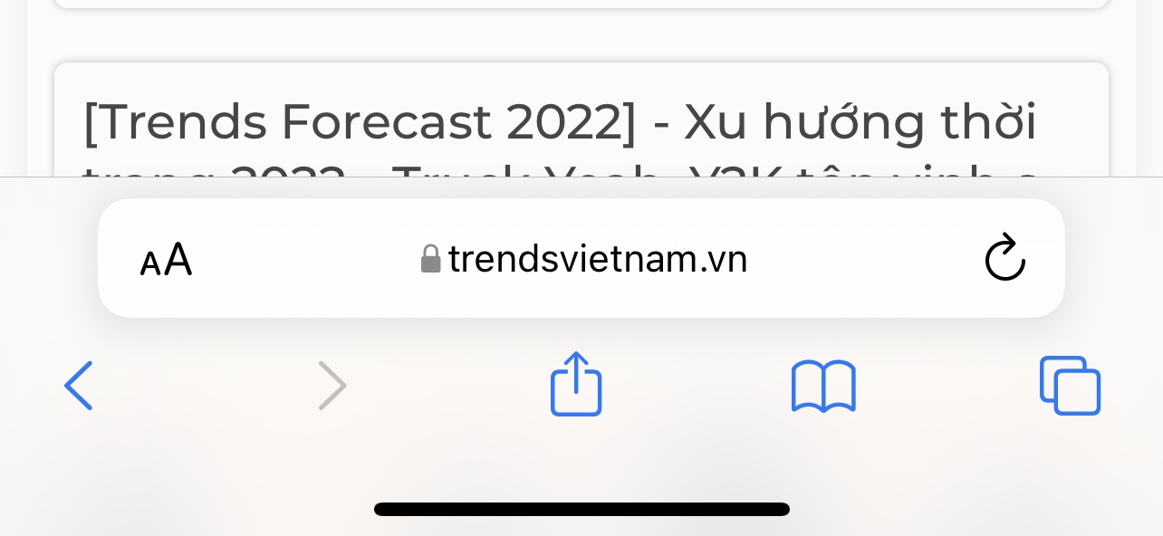 Trong đó, thay đổi lớn nhất là việc thanh địa chỉ được chuyển xuống cạnh dưới, thay vì cạnh trên như các phiên bản trước.