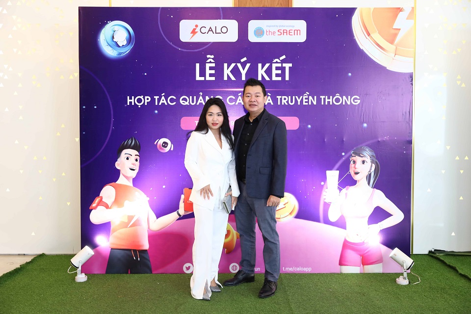 Bà Trần Thị Đan Thanh (bên trái) - CEO MVOT.
