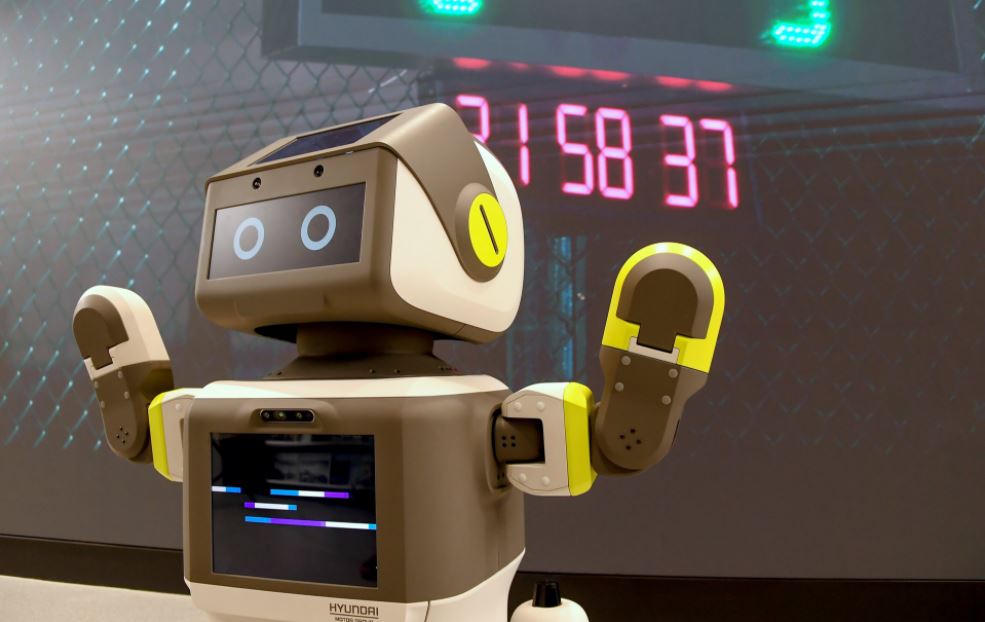 Chiều lòng các "thượng đế", Hyundai ra mắt robot chăm sóc khách hàng tại đại lý