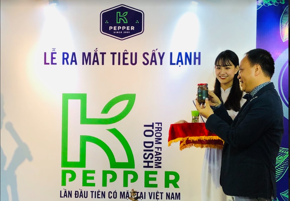 Phúc-Sinh-từng ra mắt -tiêu sấy lạnh- là công nghệ - mới - lần đầu tiên và duy nhất do Phúc Sinh -cung cấp trên -thị trường- thế giới lẫn -Việt Nam