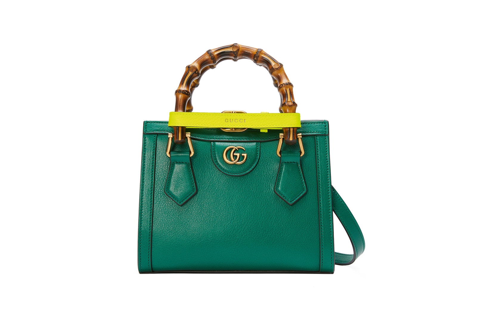 Túi Gucci Diana small tote màu xanh ngọc lục bảo có giá $3,100.