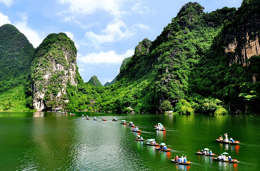 Điều gì tạo nên sức hút cho hai địa điểm tham quan của Việt Nam vừa lọt top danh sách điểm đến du lịch hấp dẫn ở Đông Nam Á