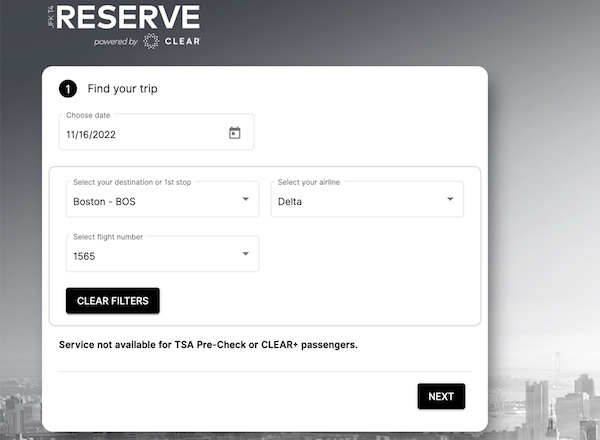Ứng dụng Reserve cho phép đặt chỗ xếp hàng ở khu vực kiểm soát an ninh (Ảnh: Reserve).