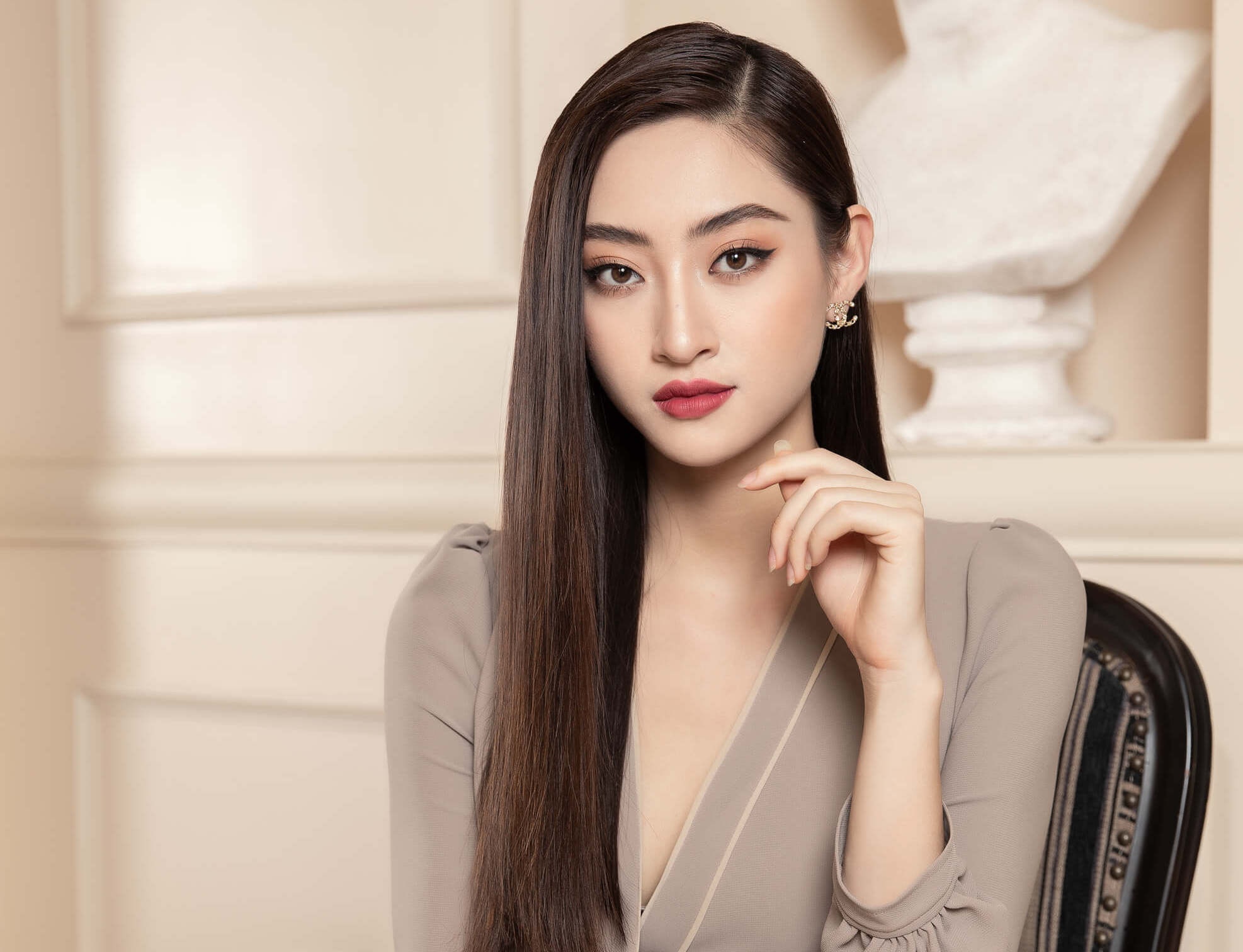 Vì sao Lương Thuỳ Linh đảm nhiệm vị trí giám đốc mới thương hiệu thời trang Saccie ?