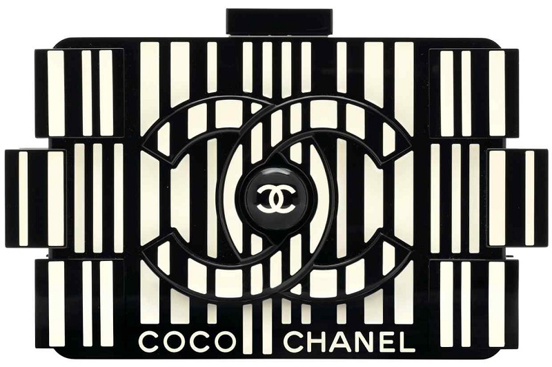 Túi Chanel Lucite & silver Barcode Lego clutch với giá 6.250 bảng Anh.