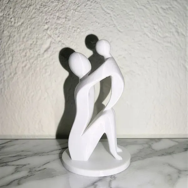 Уметничка скулптура „Мајчинска љубов“