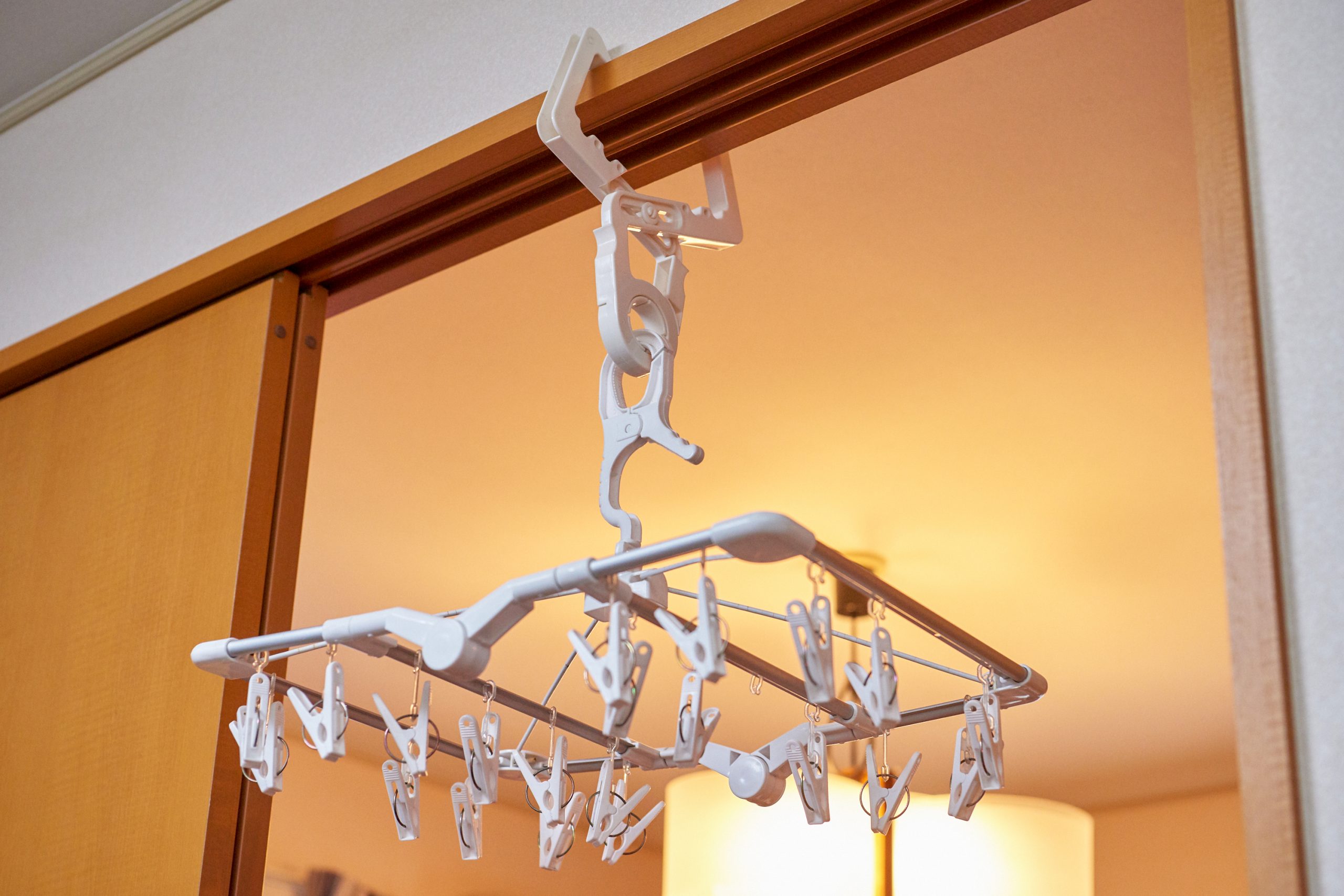 生乾きのニオイ悩みを解消!トライアルの「部屋干しグッズ」5選