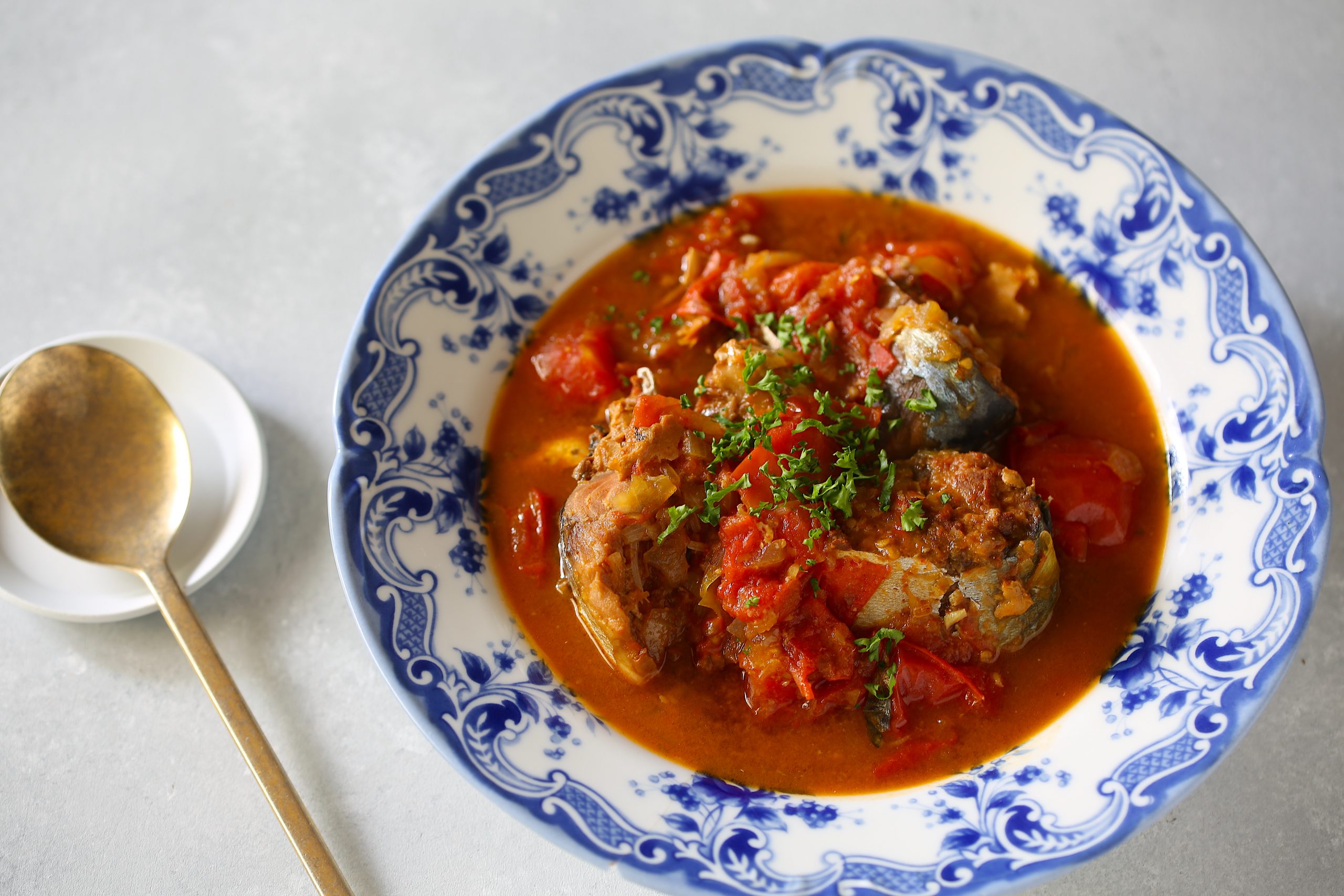 「トマト」の煮込み料理をレンチンで!火を使わない時短レシピ