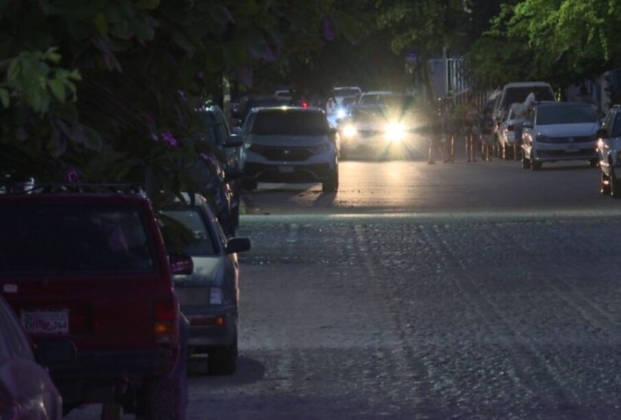 Calle oscura en Puerto Vallarta.