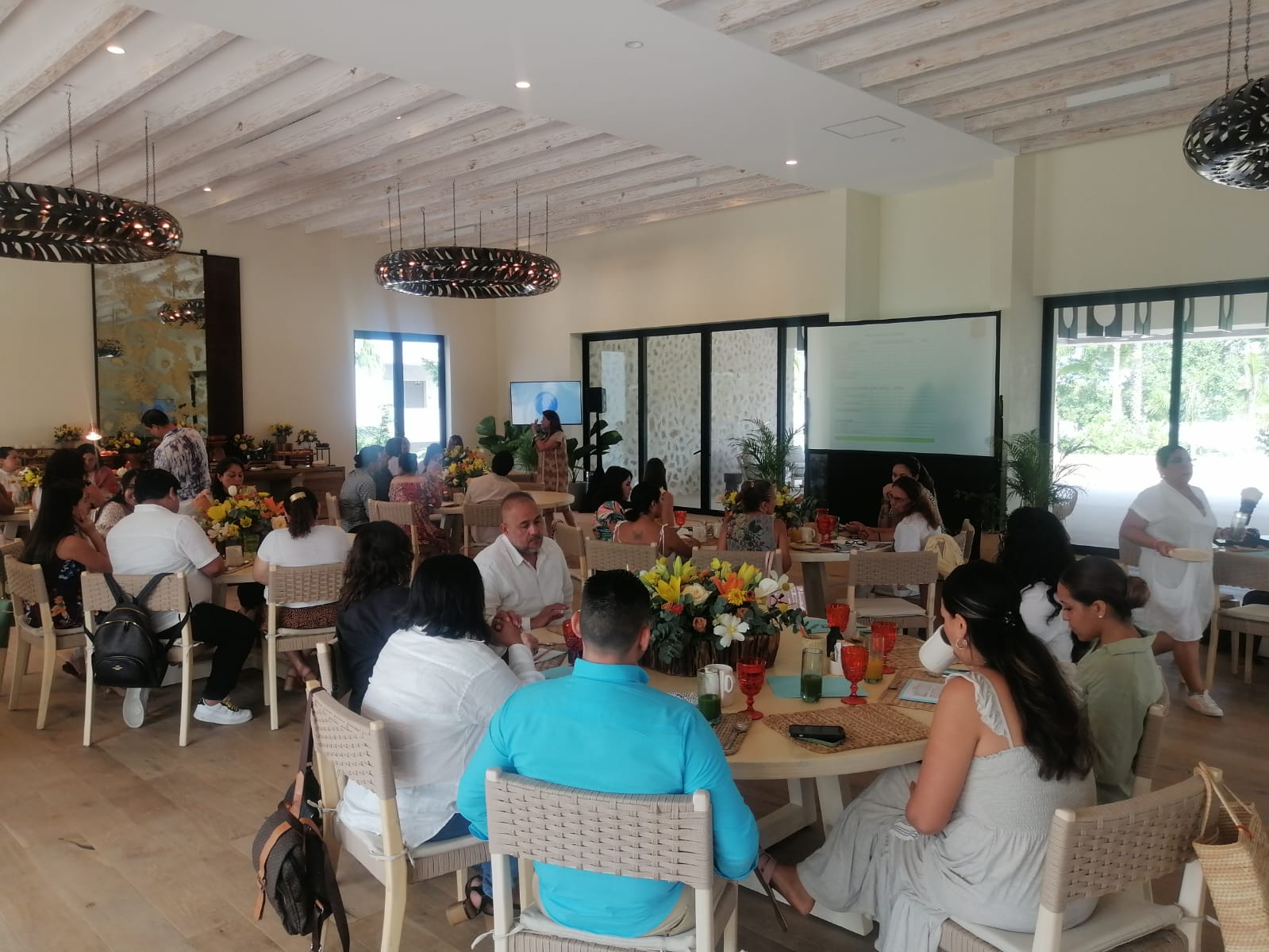 Conferencia de prensa de bodas en Puerto Vallarta.