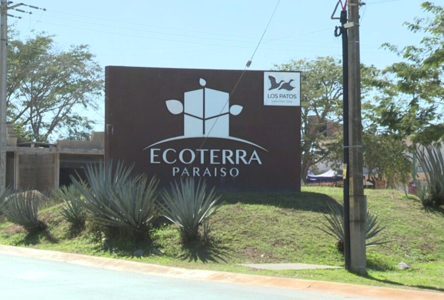 Entrada al fraccionamiento Ecoterra Paraiso.