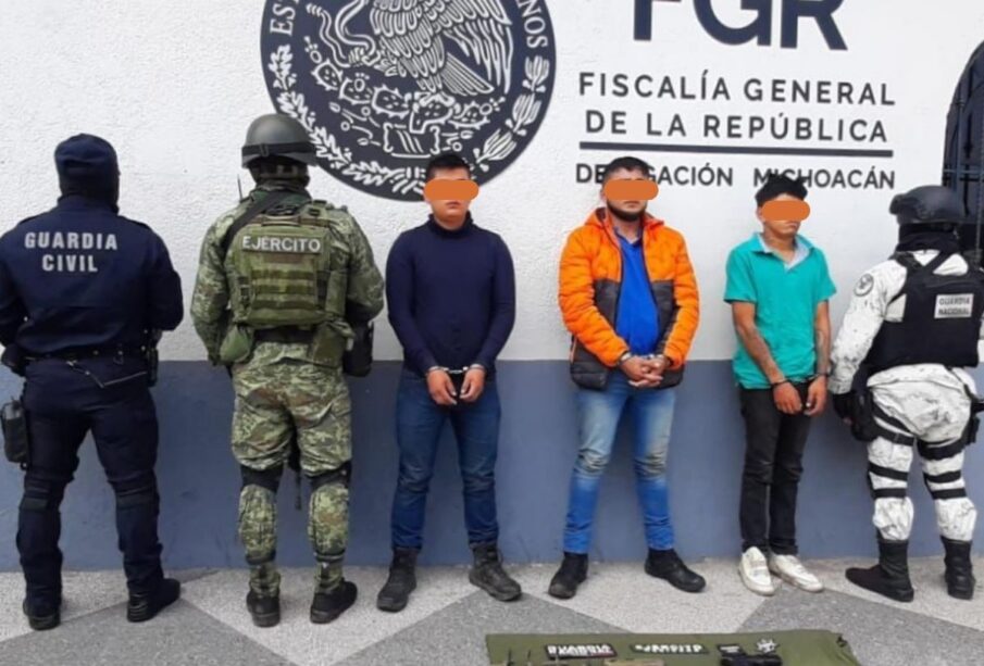 Detienen en Michoacán a Carlos Gerardo N, con otras dos personas