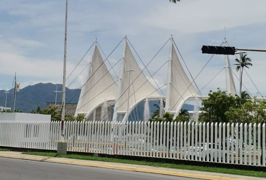 Semáforos frente al Centro de Convenciones