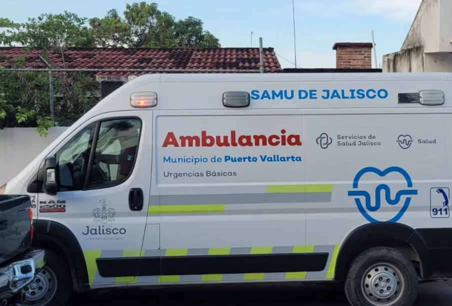 Ambulancia en la colonia Bobadilla.