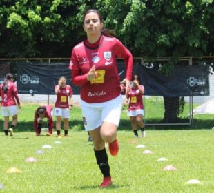 La futbolista vallartense, Belgika Daniela Farías Esquivel.