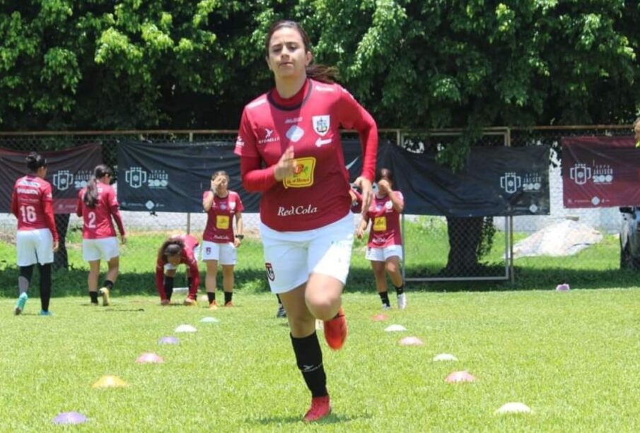 La futbolista vallartense, Belgika Daniela Farías Esquivel.