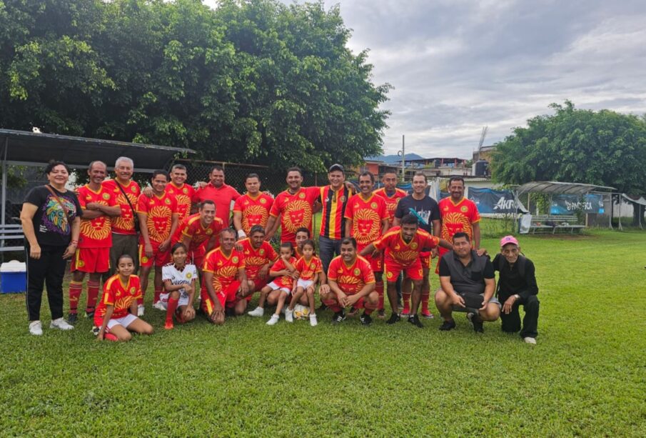 Aquipo de fútbol de la Liga Dominical Vallarta Premier