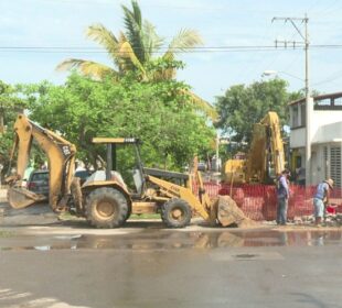 Máquinas mejorando obras en Valle Dorado