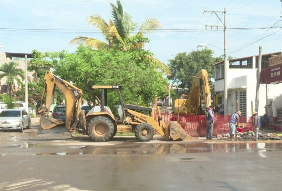 Máquinas mejorando obras en Valle Dorado