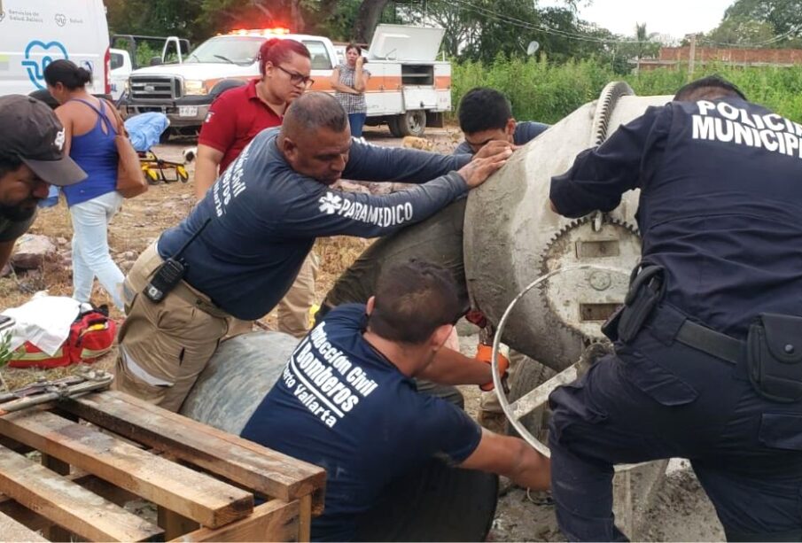 Hombre Queda Atrapado En Revolvedora 0383