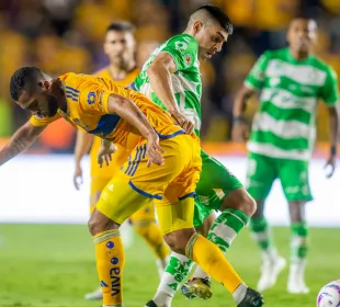 Jugadores de Tigres y Santos