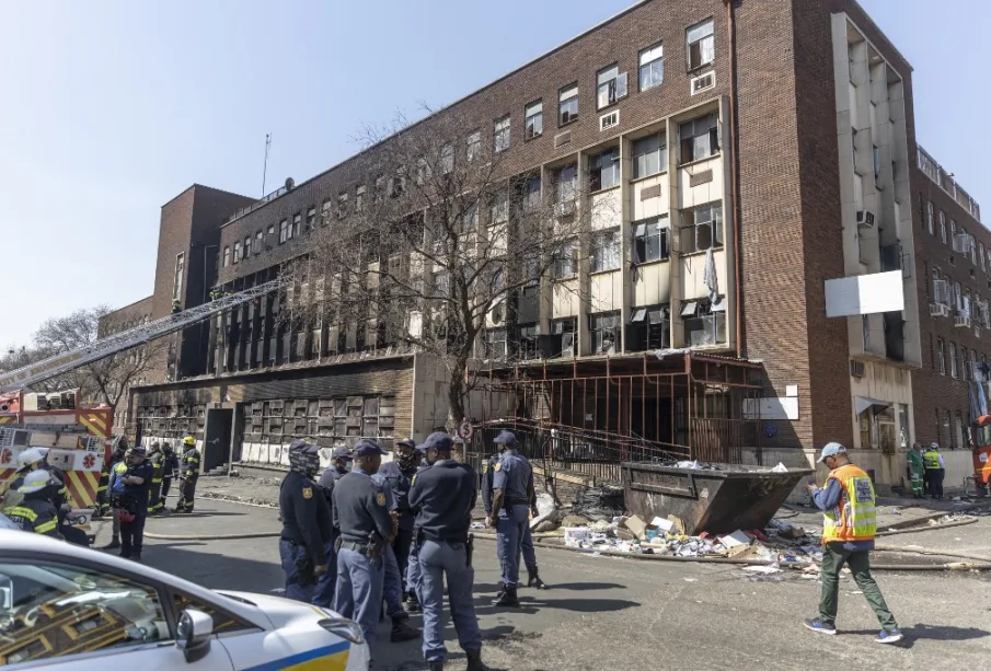 Edificio en Sudáfrica que se incendió