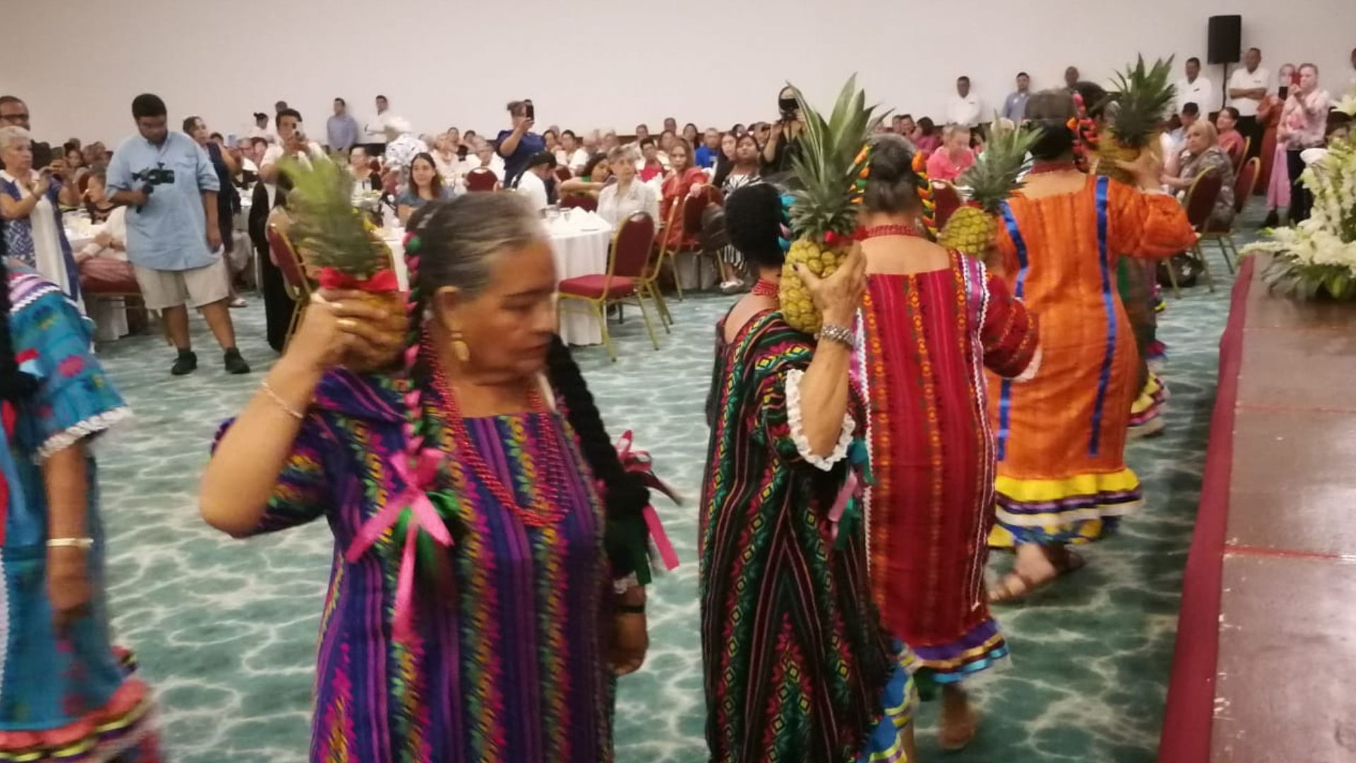 Abuelitas bailando