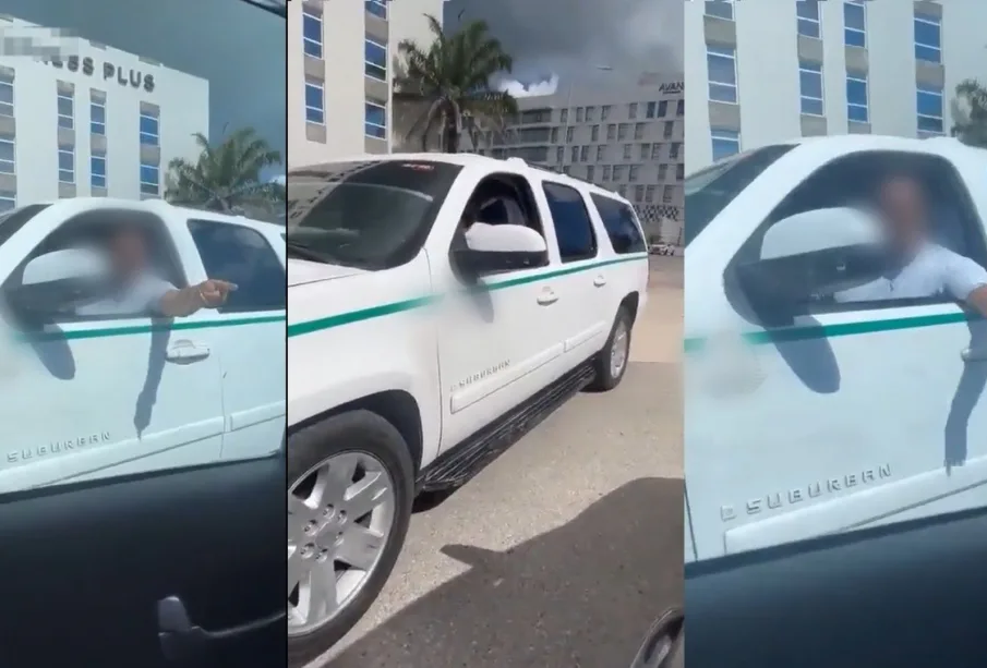 Taxista de Cancún agrediendo a turistas.