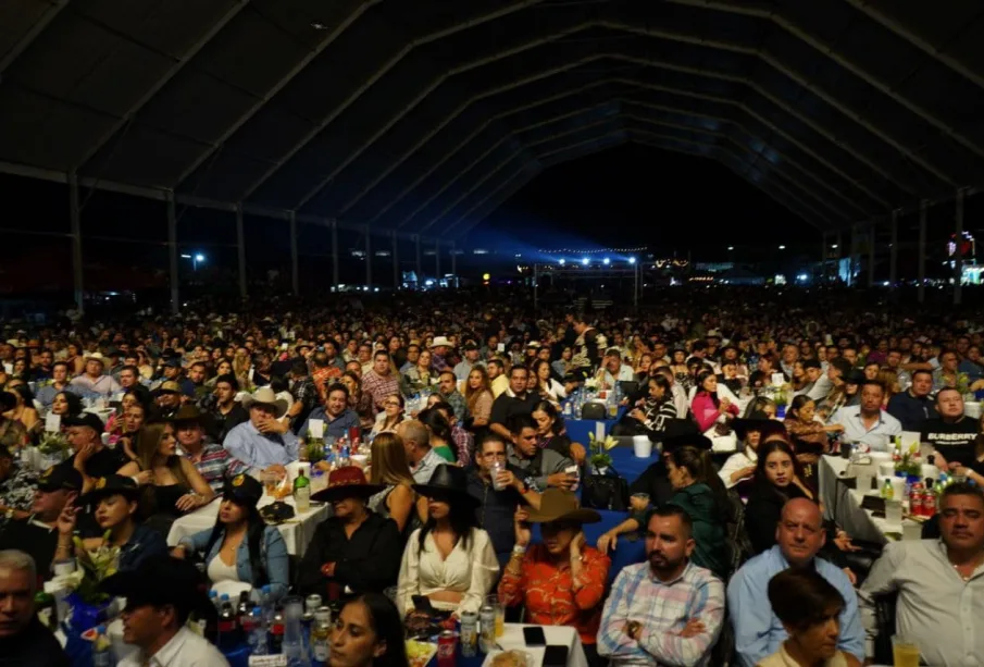 Concierto de Julión Álvarez en Ixtlán del Río