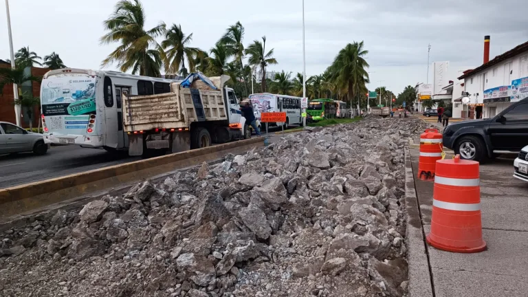 Movilidad a un costado de las obras de rehabilitación