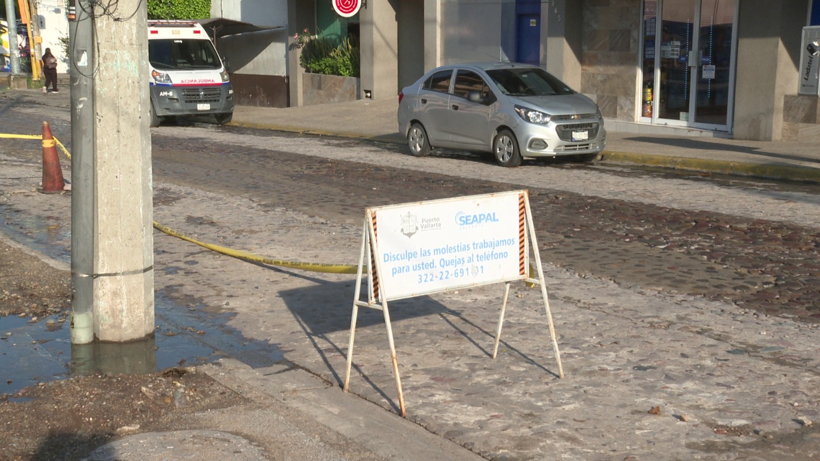 Aguas negras en zona romántica