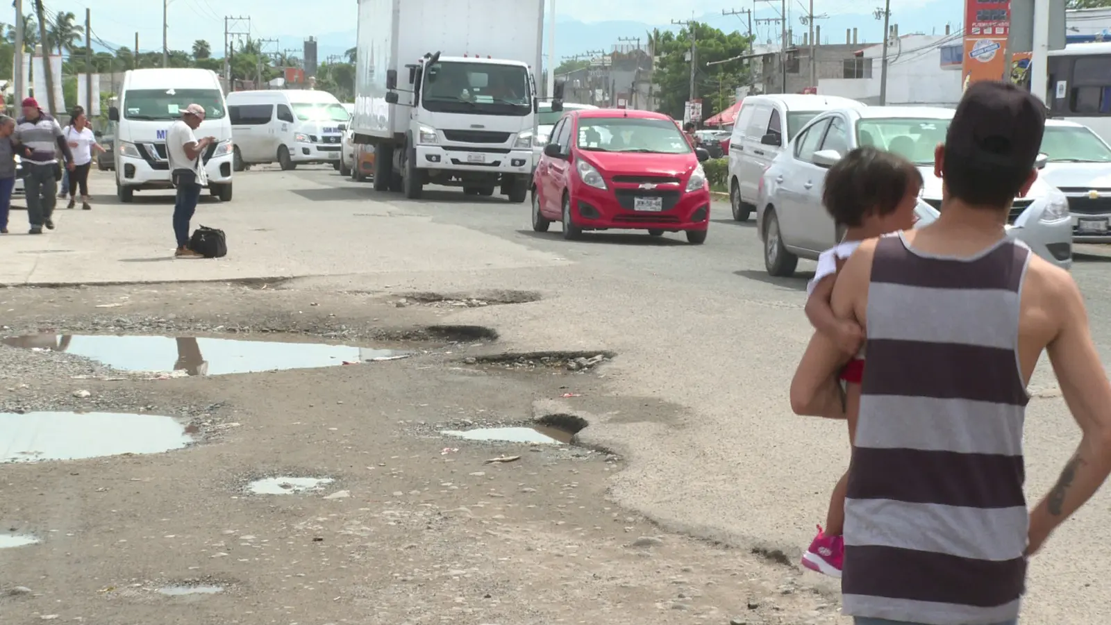 Carretera llena de baches