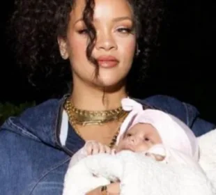 Rihanna con su segundo hijo