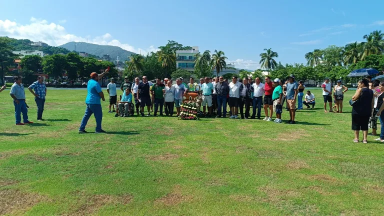 Homenaje de despedida a El Posy