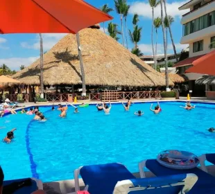 Turistas en hotel de Puerto Vallarta