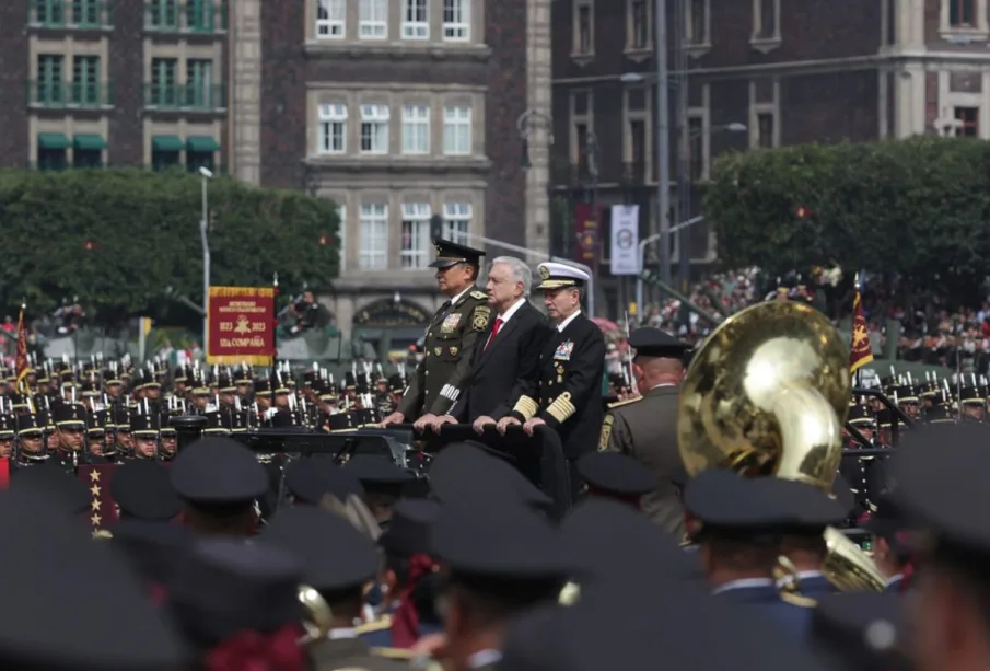 AMLO en el desfile cívico-militar del 16 de septiembre