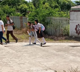 alumnos evacuaron en Bahía de Banderas