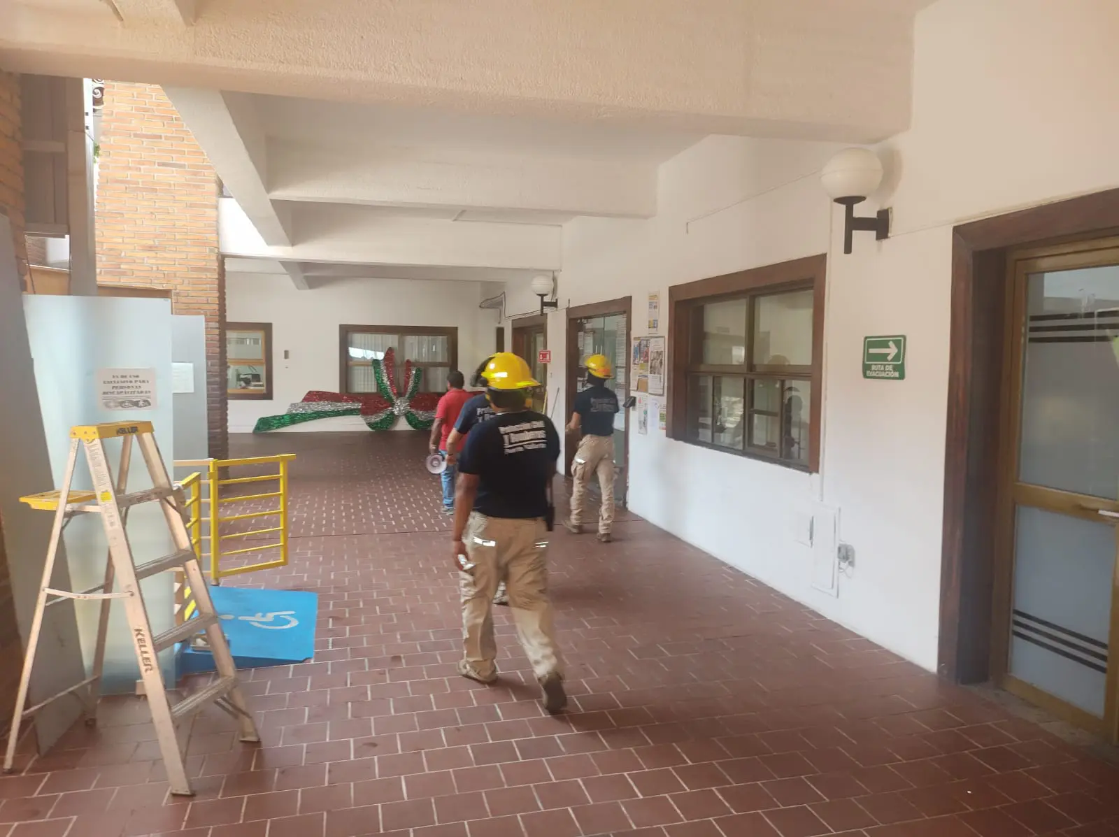 Personal de Protección Civil en recorridos