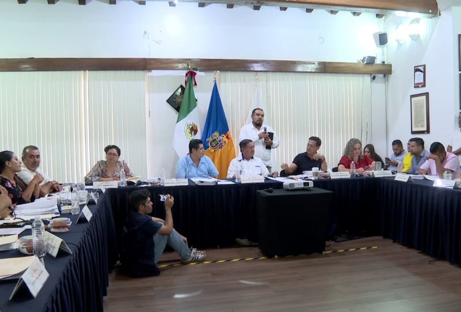 Sesión de cabildo en Puerto Vallarta