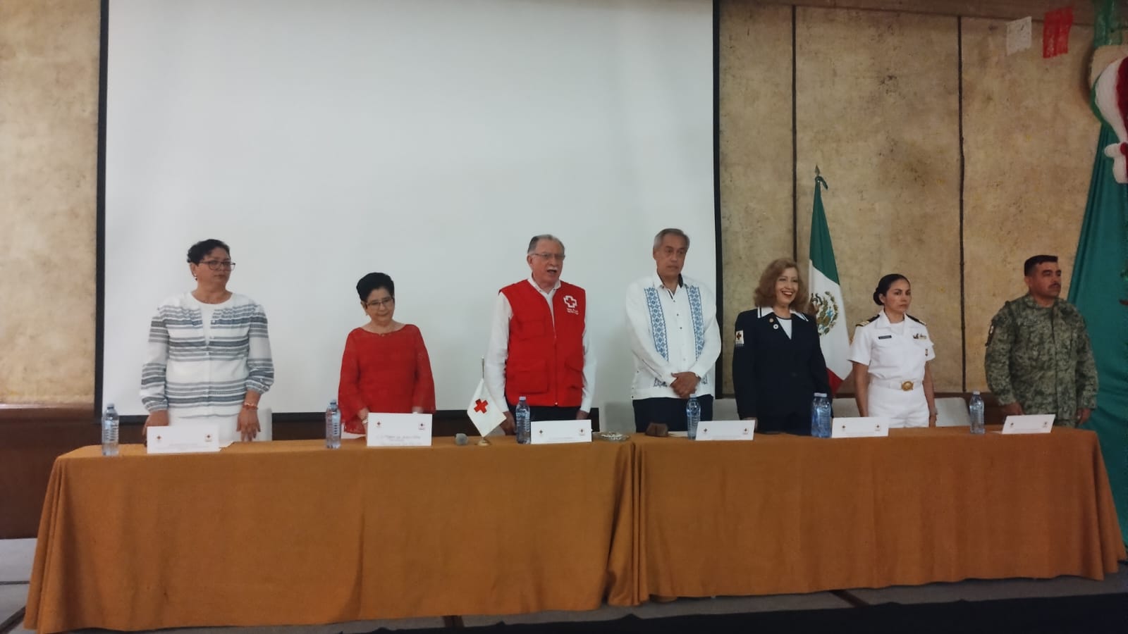 Toma de protesta de la Cruz Roja