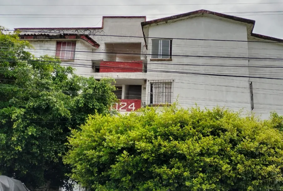 Edificio de departamentos en La Aurora