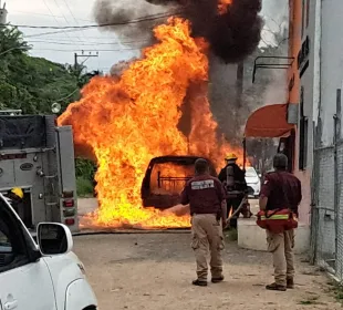 Explosión de camioneta