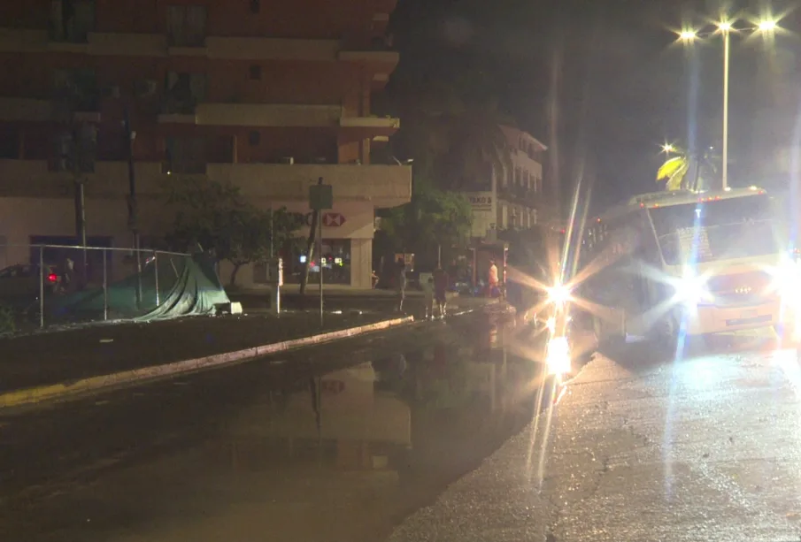 Calles llenas de agua por lluvias