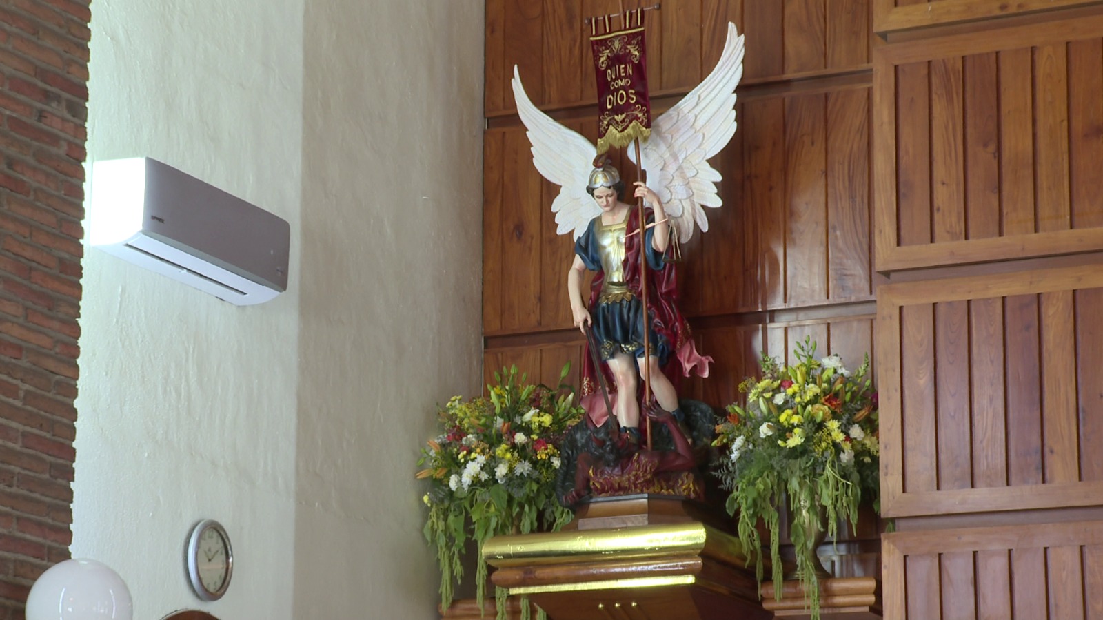 Estatua de San Miguel Arcángel