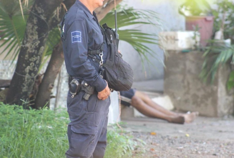 Policía en escena del crimen