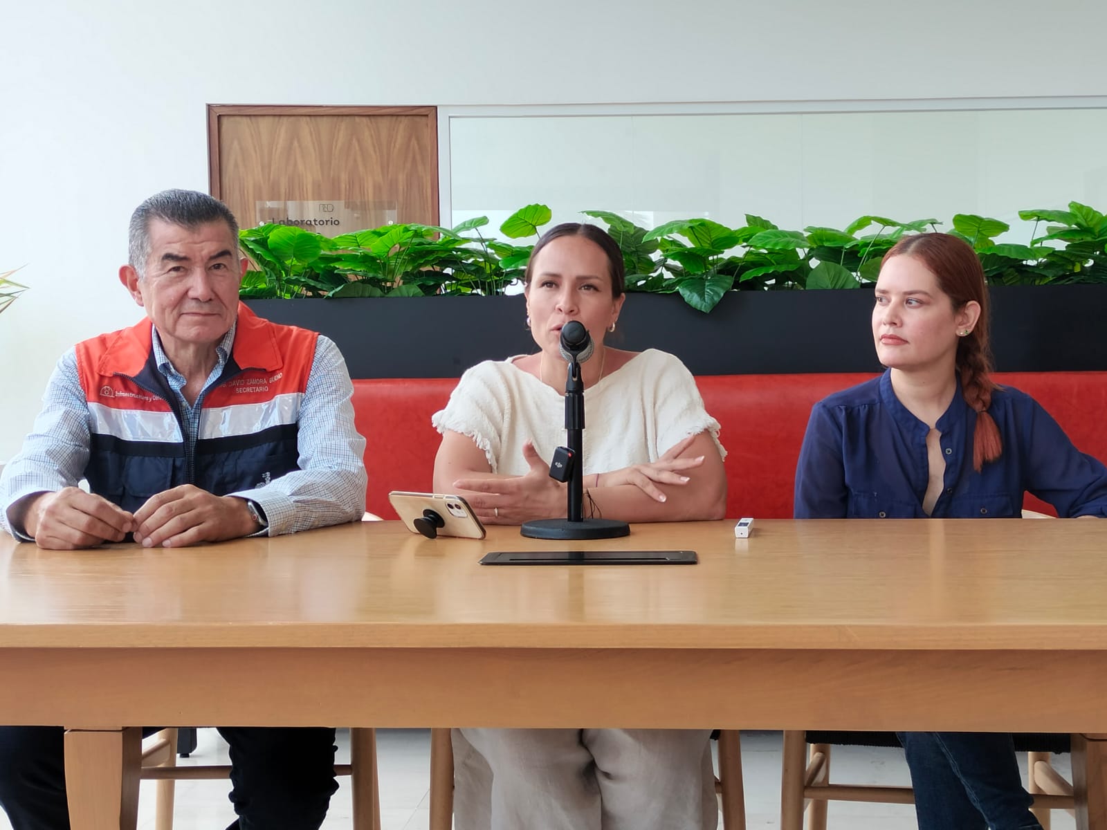 Rueda de prensa del Gobierno de Jalisco.